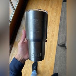 Yeti 30 oz Tumbler silver